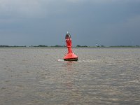 Auf der Elbe strömt es ganz ordentlich.