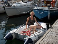 Auf Helgoland gibt es Alkohol, Parfüm und Sonnenbrillen. Wir haben uns für Budweiser entschieden.