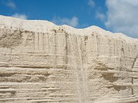 Riesige Klippen ragen an der Südspitze von Sylt auf.