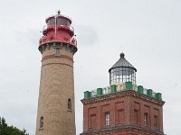 Der eckige Schinkelturm mit dem Arkona Leuchtfeuer daneben.