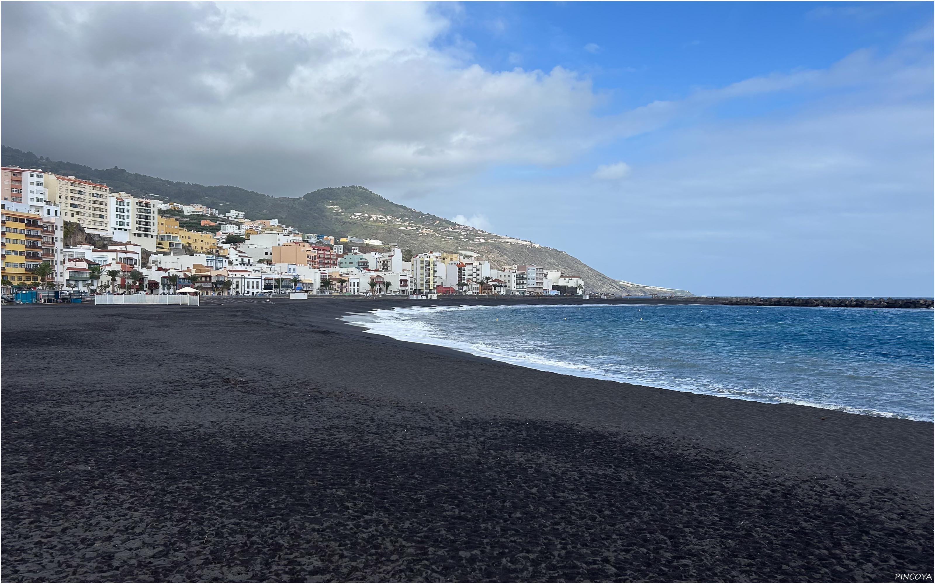 „Der schwarze Strand von Santa Cruz“