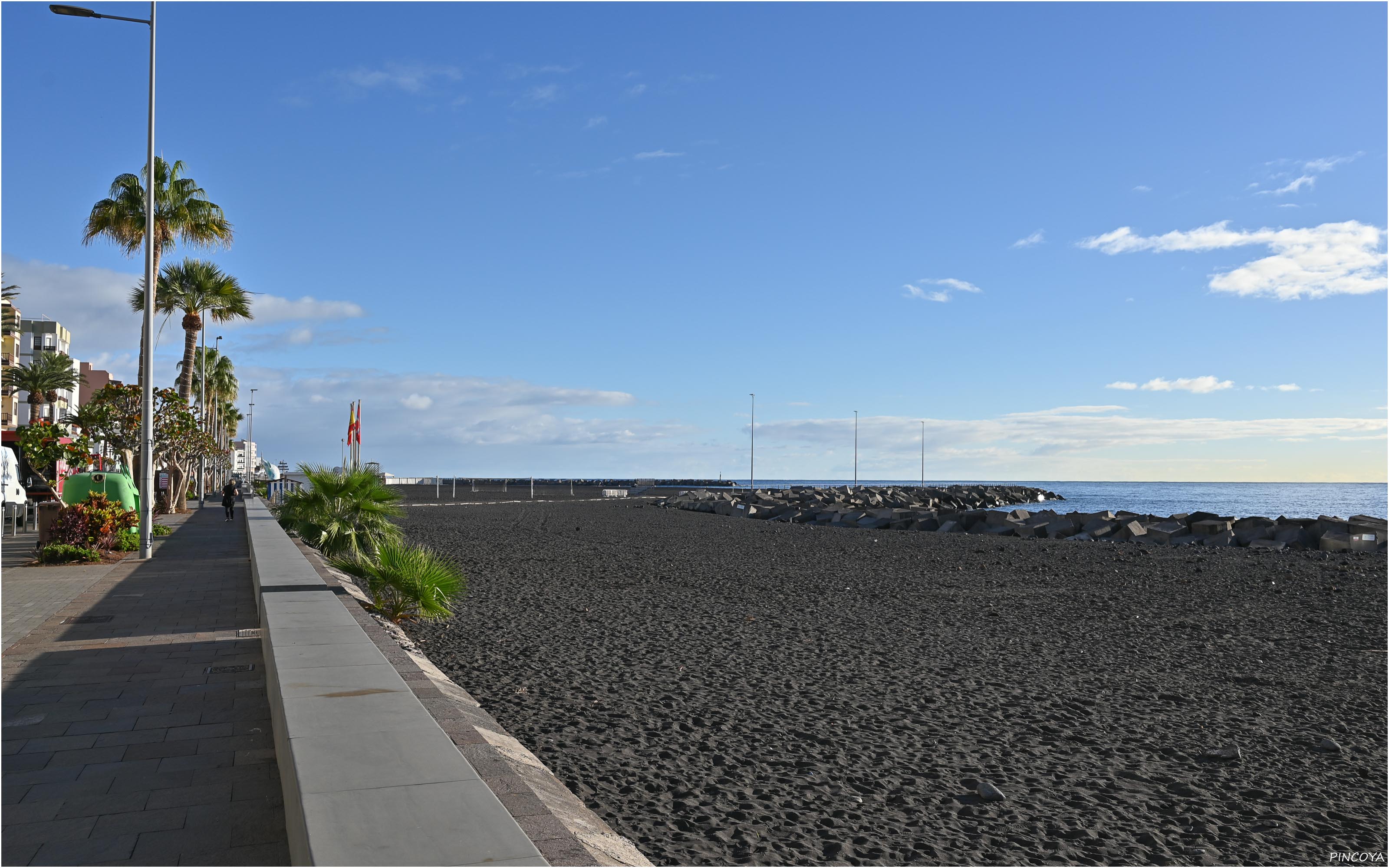 „Der schwarze Strand von Santa Cruz“