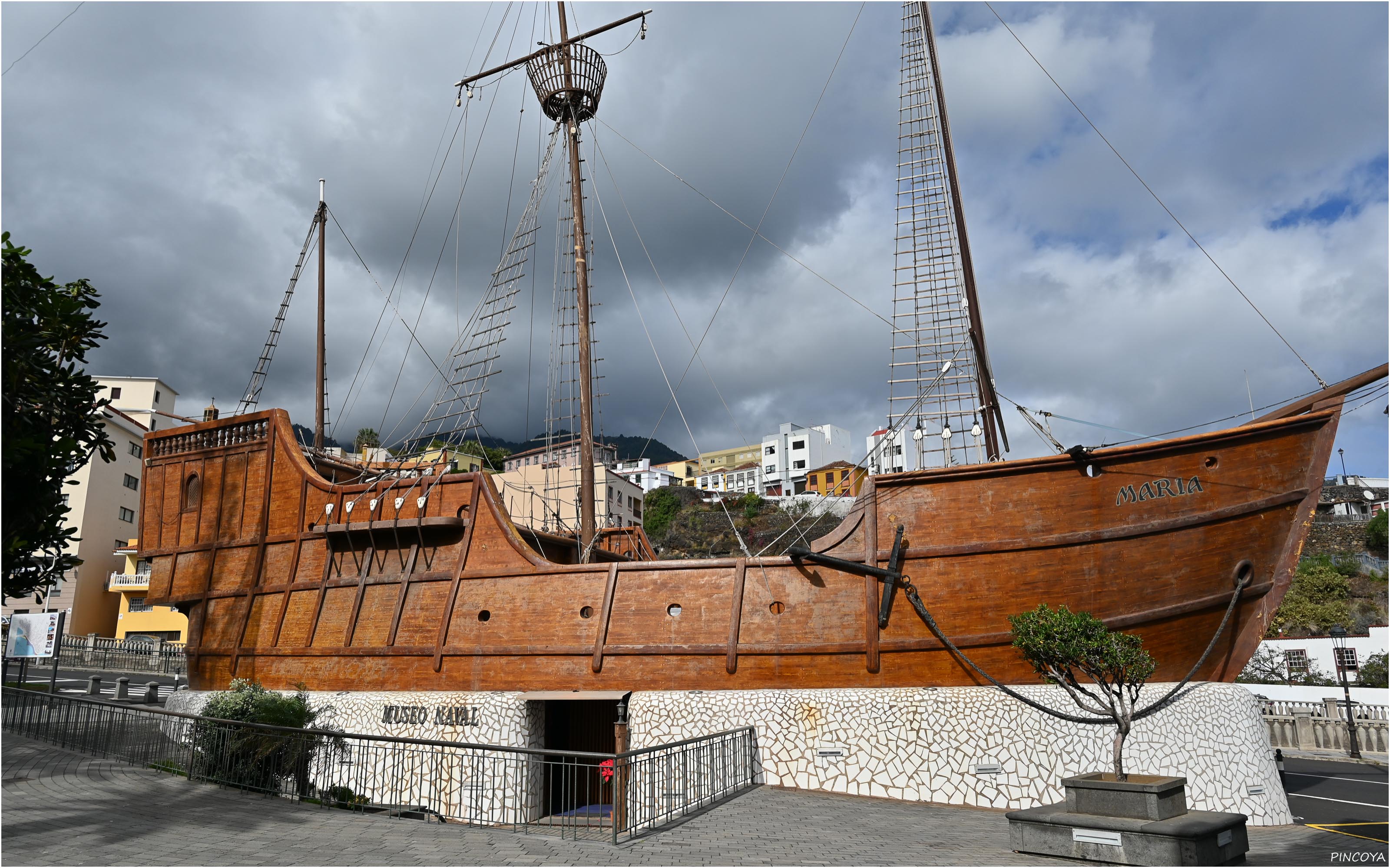 „Nun kommen wir in Santa Cruz an der Barco de la Virgin wieder raus. “